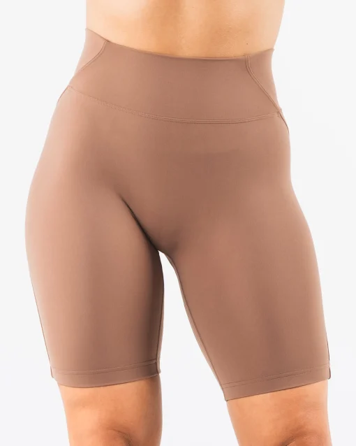 Aura Short 9"