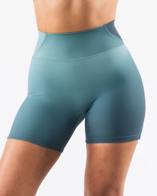 Aura Short 5"