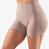 Aura Short 5"