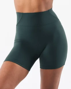 Aura Short 5"