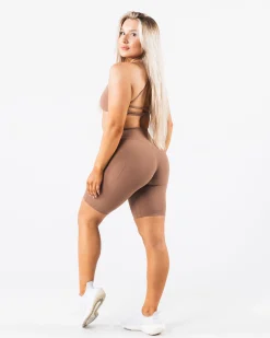 Aura Short 9"