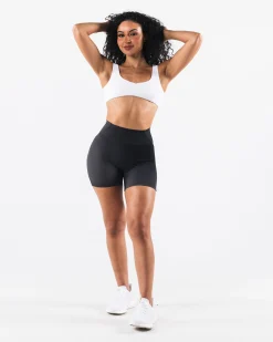 Aura Short 5"