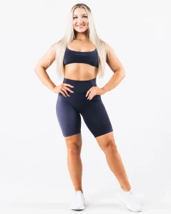 Aura Short 9"