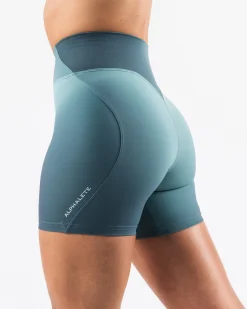 Aura Short 5