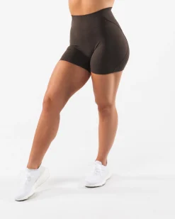 Aura Short 5