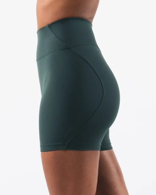 Aura Short 5"