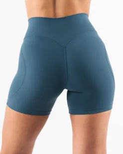 Aura Short 5