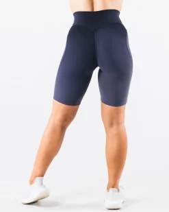 Aura Short 9