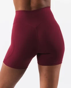 Aura Short 5