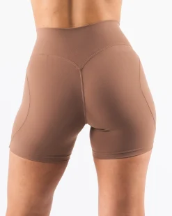 Aura Short 5