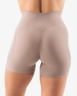 Aura Short 5