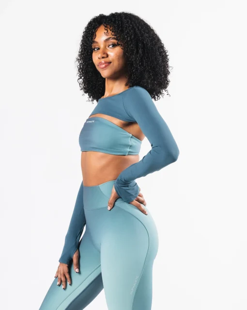 Aura Shrug LS