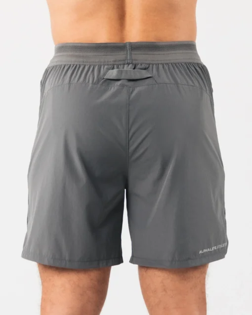 Studio Short 6"