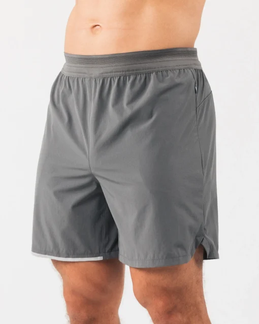 Studio Short 6"